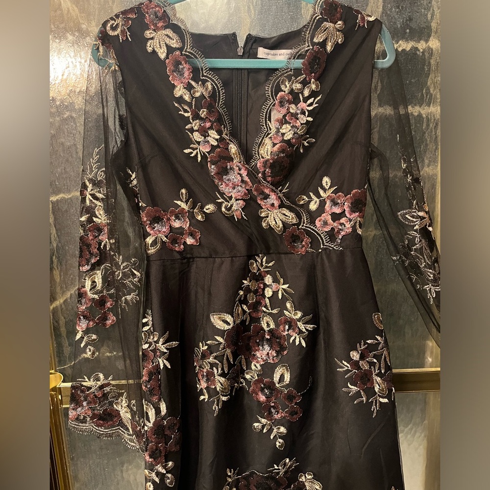 Cupcakes and cashmere brand new new floral dress